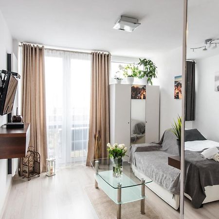 Alma Apartments Grzybowska Varsó Kültér fotó